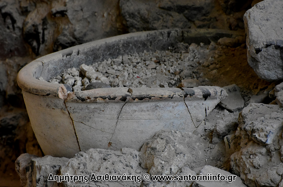 Κεραμικά στο Ακρωτήρι Φωτογραφίες