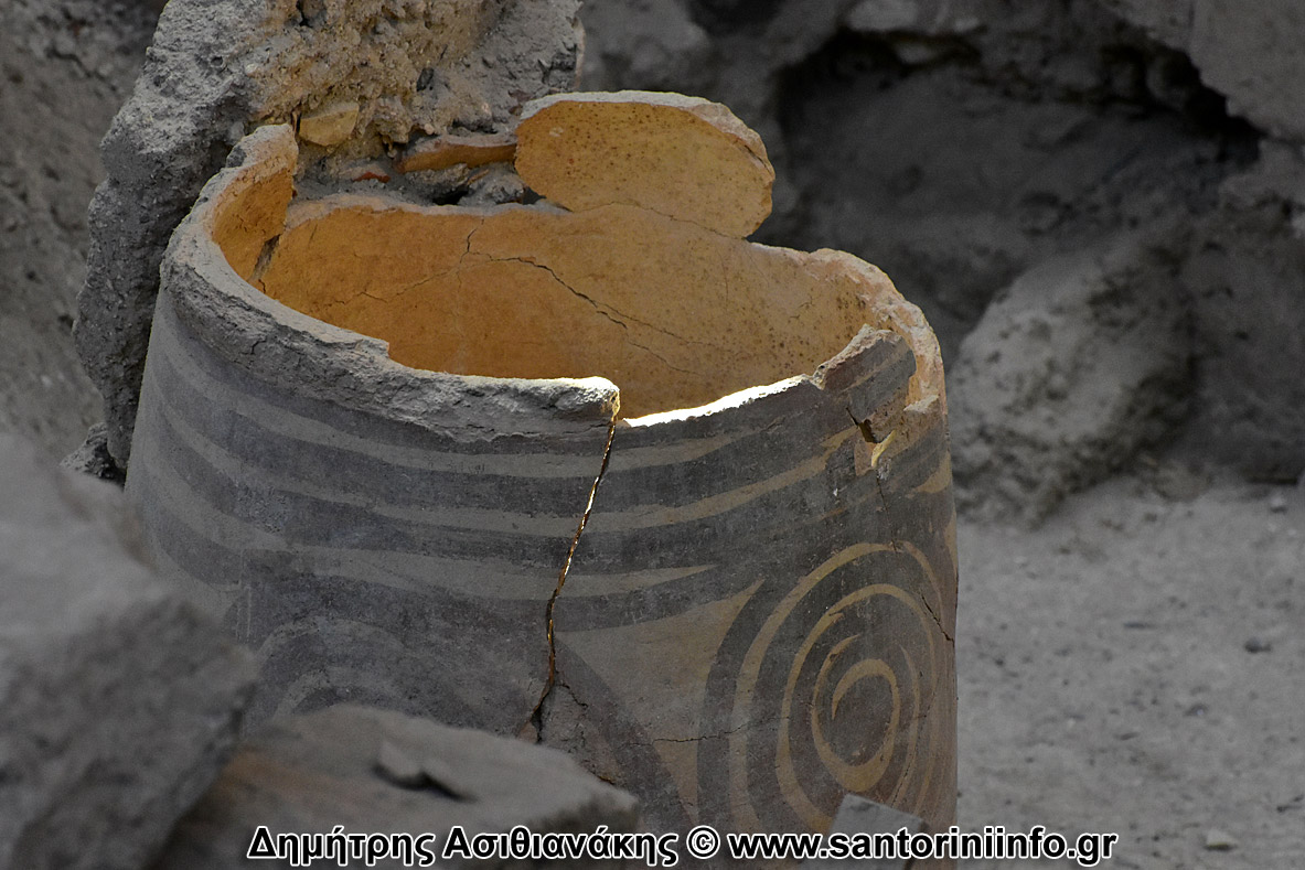 Κεραμικά στο Ακρωτήρι Φωτογραφίες