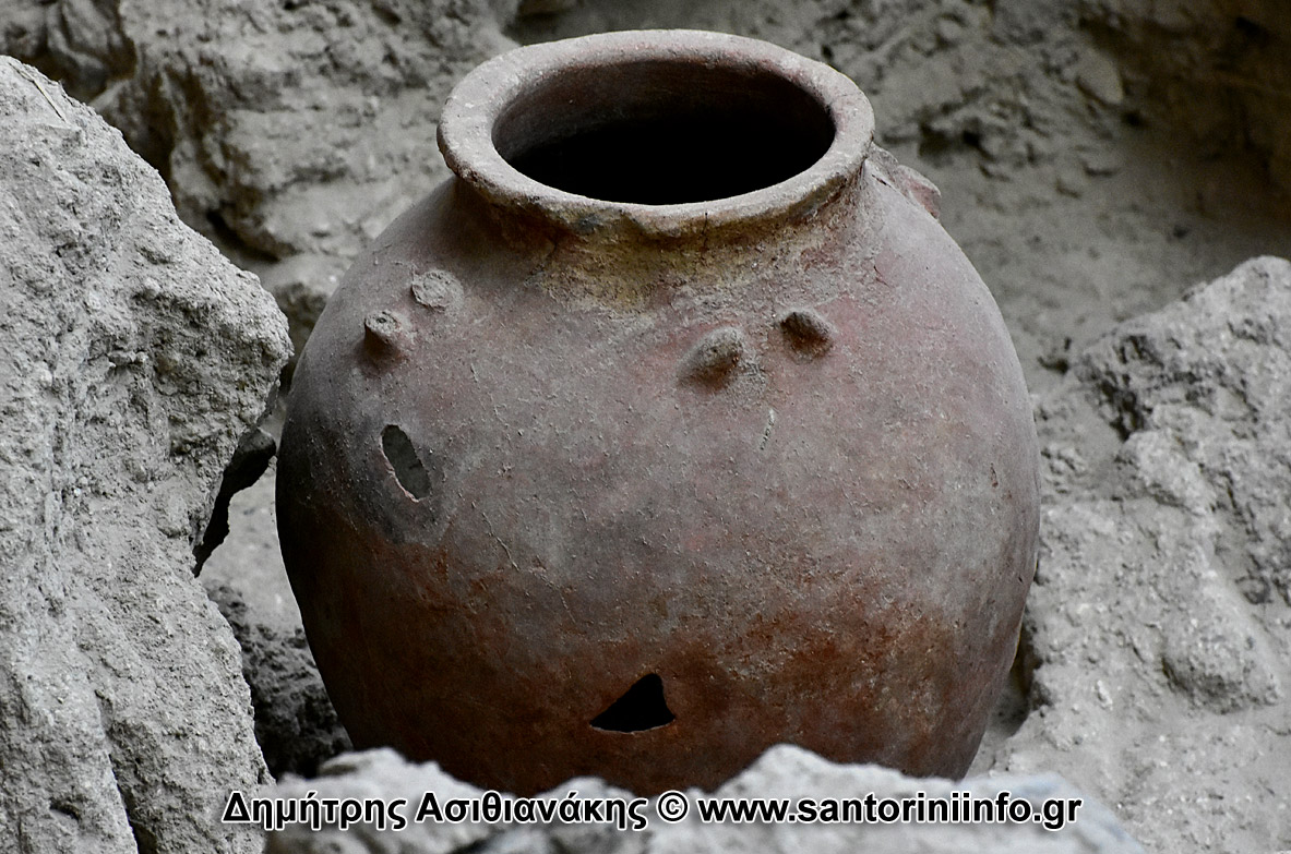 Κεραμικά στο Ακρωτήρι Φωτογραφίες