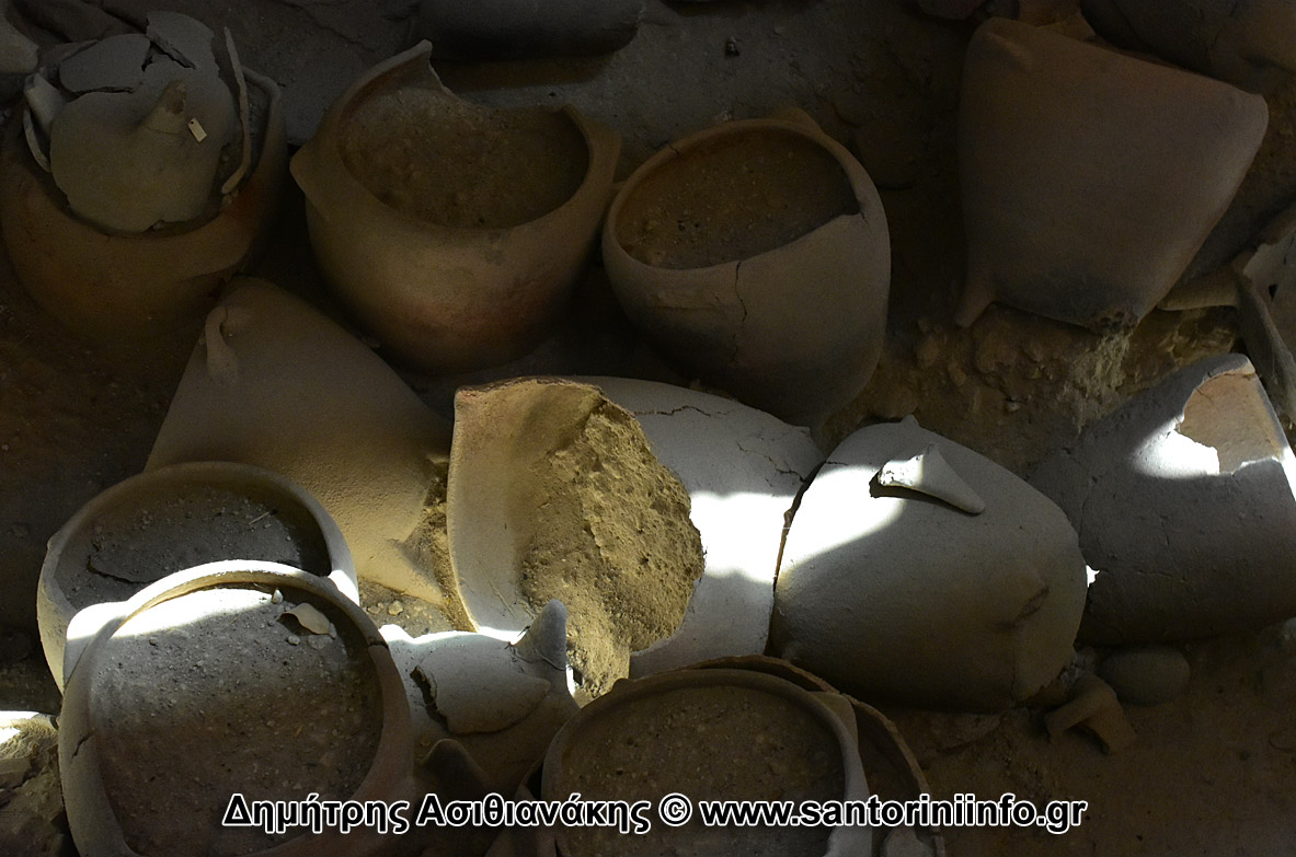 Κεραμικά στο Ακρωτήρι Φωτογραφίες